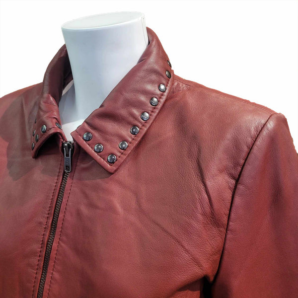 NOTYZ, Lederjacke mit Nietenapplikation in Weinrot