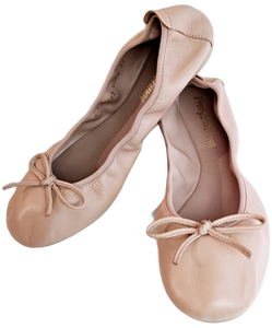 Pretty Ballerina, nudefarbener ins rosa gehender Ballerina