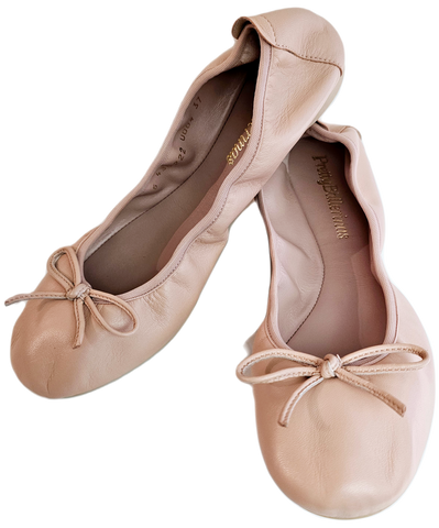 Pretty Ballerina, nudefarbener ins rosa gehender Ballerina