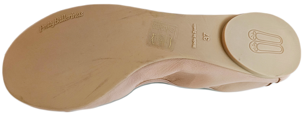 Pretty Ballerina, nudefarbener ins rosa gehender Ballerina