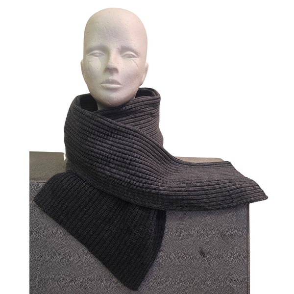 ALTO, gerippter Wollschal in Grau