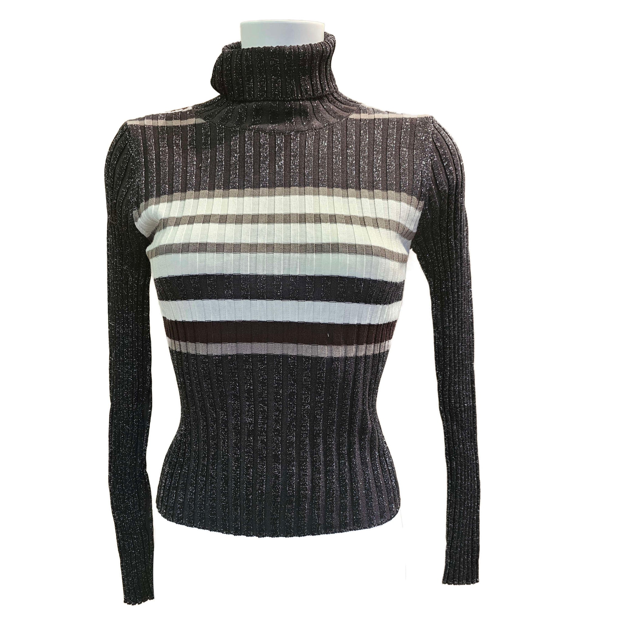 Alto, gerippter Rollkragenpullover in Schwarz-Grau-Weiß