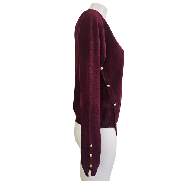 BTF, Strickpulli mit assymetrischer Knopfleiste in Bordeaux