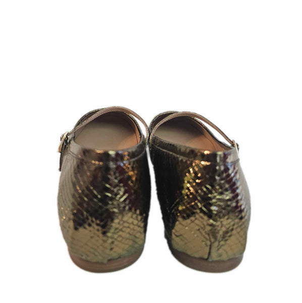Lola Cruz, Riemchenballerina in Metallgrün