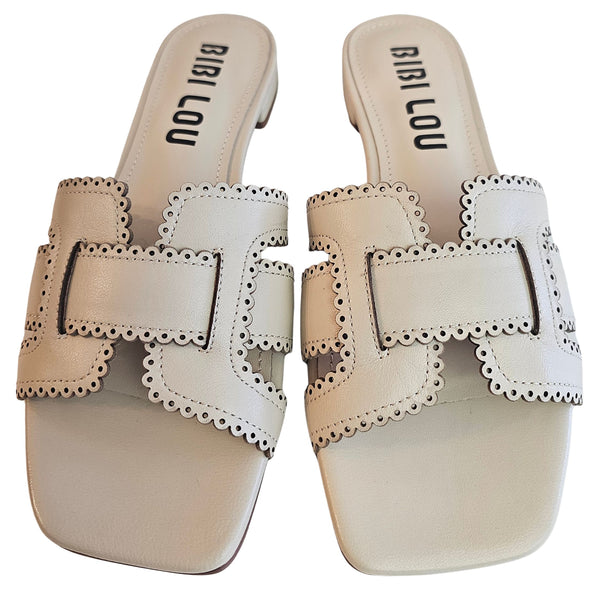 Bibi Lou, flache Pantolette in Creme