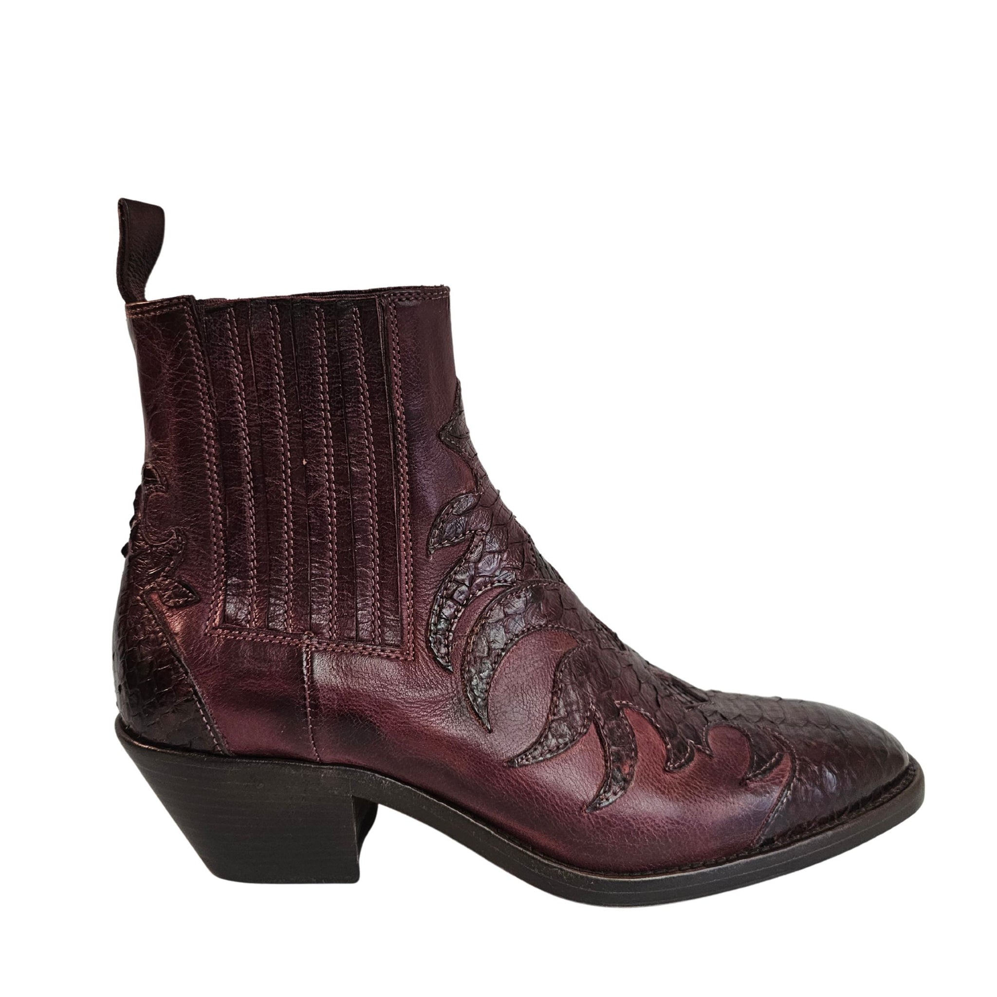 La Bottega di Lisa, Chelseaboot im Cowboystil in Bordeaux