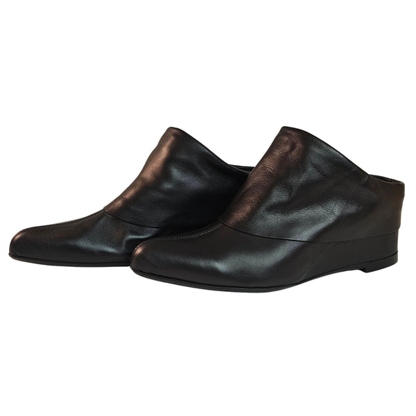 Patrizia Bonfati, Keilpantolette in Schwarz