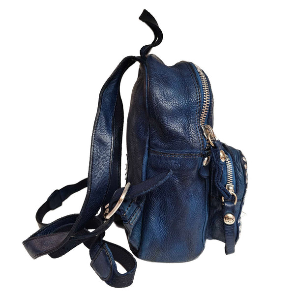 Campomaggi, Rucksack „Bella di Notte“ aus saphirblauem Leder mit Schmucknieten