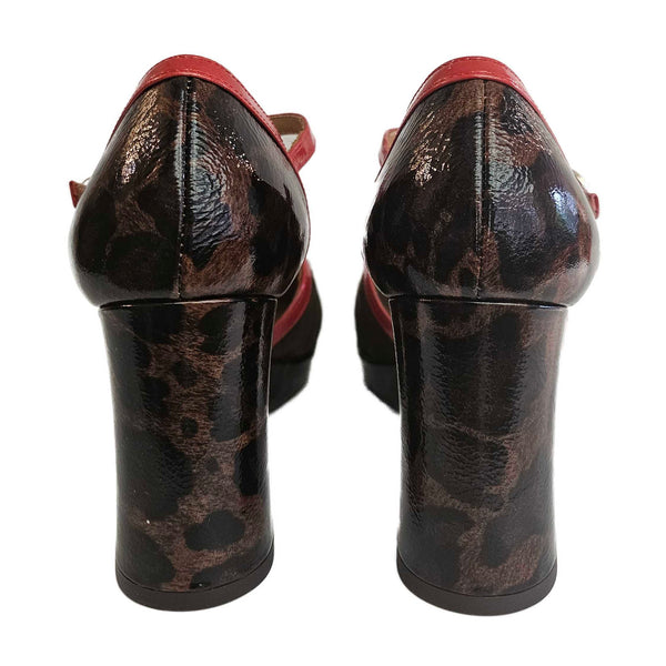 Chie Mihara, Demoi, Riemchenschuh in Leo-Rot-Olive