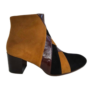 Chie Mihara, Nusca, Stiefelette im Patchworklook in Brauntönen
