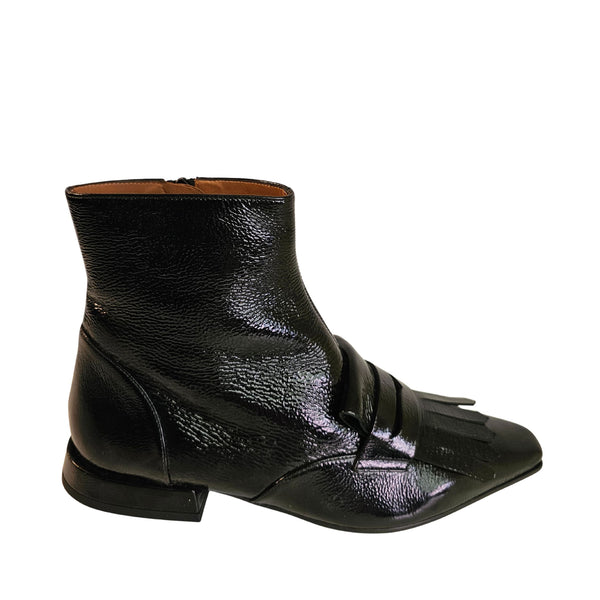 Chie Mihara, GATUSA, schwarze Stiefelette aus Lackleder