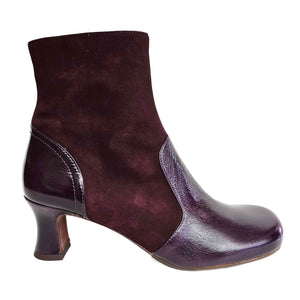 Chie Mihara, Myura, karéeförmige Stiefelette in Aubergine