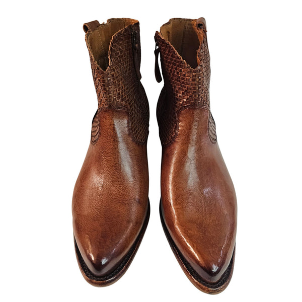 Cordwainer, Stiefelette mit geflochtenem Schaft in Brandy