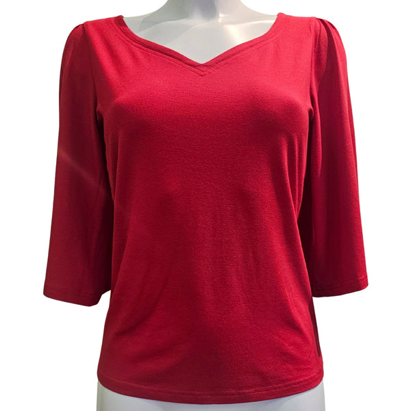 Marianna Déri, Shirt SINA in Rot
