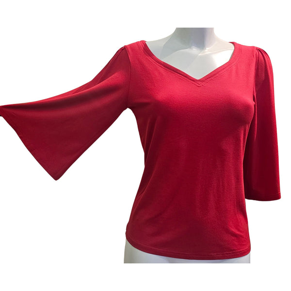 Marianna Déri, Shirt SINA in Rot