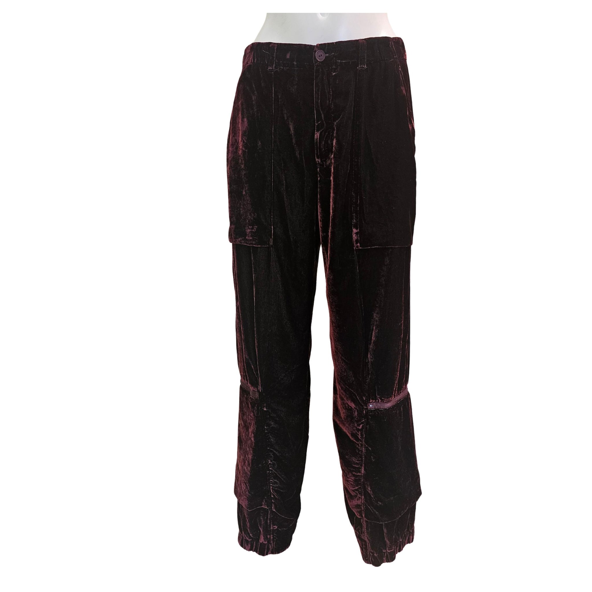 European Culture, Cargohose aus Pannesamt, Schwarz