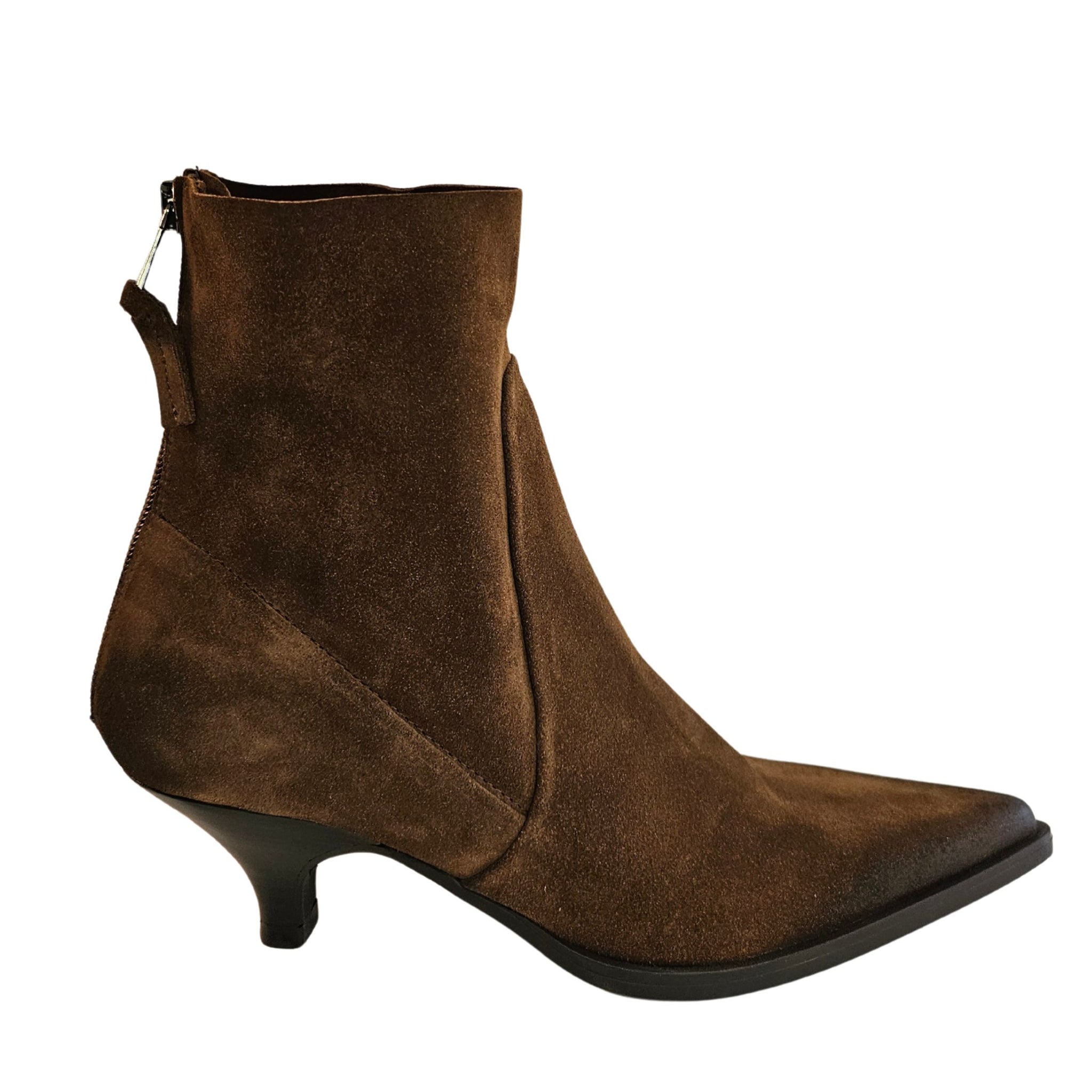 Elena Iachi, Stiefelette, Zigarrenfarbe