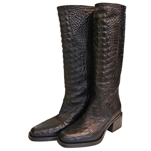 Elena Iachi, Langschaftstiefel mit Krokoprägung in Dunkelbraun