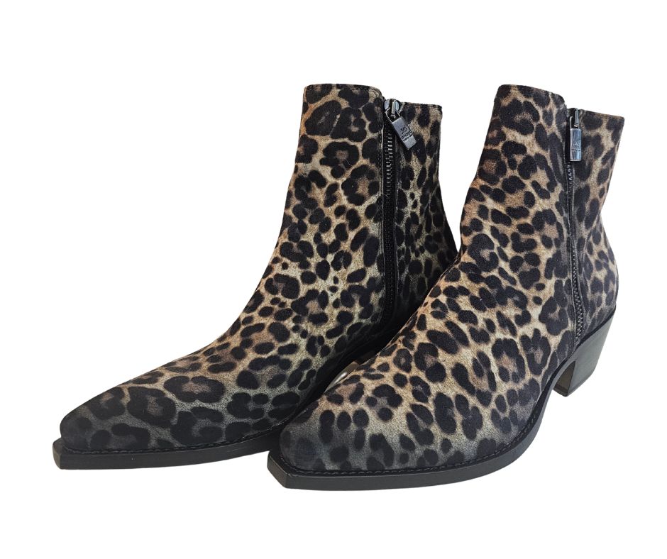 Ghost, Cowboy-Stiefelette in Leo Print