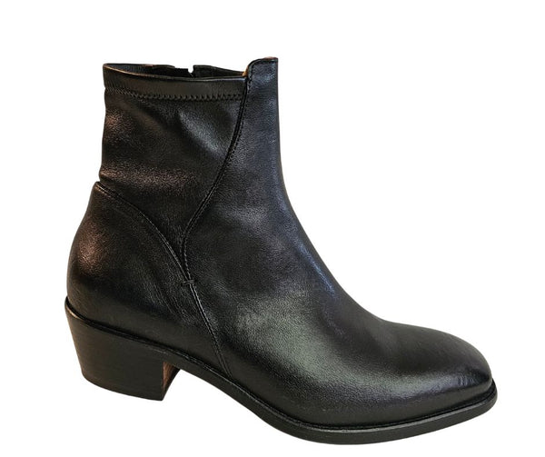 Ghost, Nappalederstiefelette in Schwarz