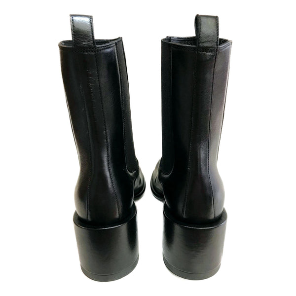 Giampaolo Viozzi, Stiefelette in Schwarz