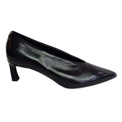 Halmanera, schwarzer Pumps mit V-Neck-Ausschnitt