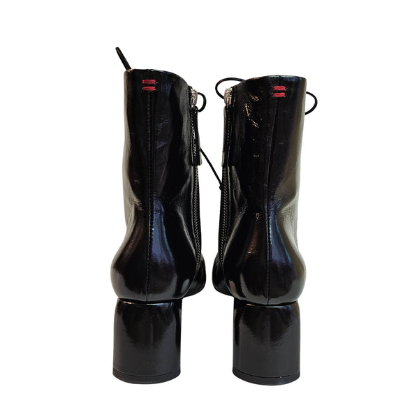 Halmanera, Stiefelette in schwarzem Knautschlack, schwarz