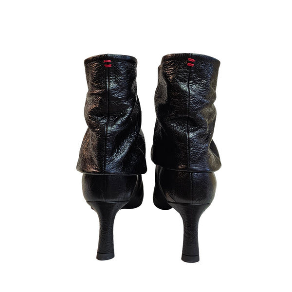 Halmanera, Stiefelette aus gecrashtem Leder, schwarz