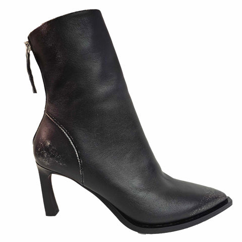 Halmanera, spitze Stiefelette in Schwarz