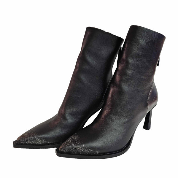 Halmanera, spitze Stiefelette in Schwarz