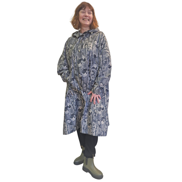 Ilse Jacobsen, Regencape, RAIN 222SPRP, Dark Blue Snake