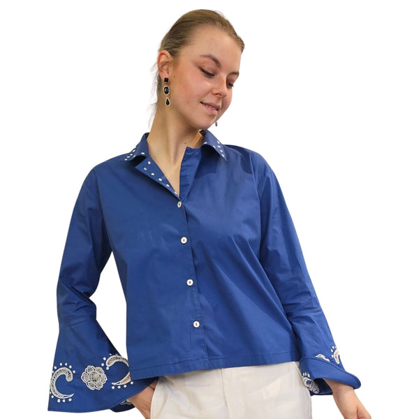 Joyce & Girls, Bluse "HASU" in Blau/Weiss mit Stickerei