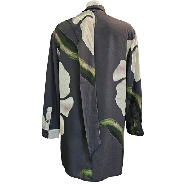 JIJI, Kleid/Tunika ALISSE mit floralem Blumendruck weiße Calla auf Grau