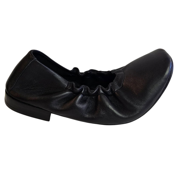 Kudetà, Ballerina in Schwarz