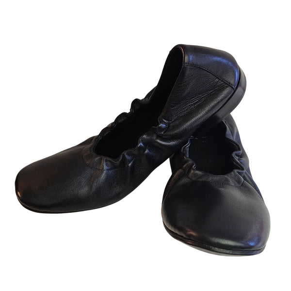 Kudetà, Ballerina in Schwarz