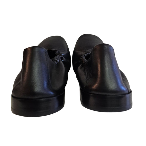 Kudetà, Ballerina in Schwarz