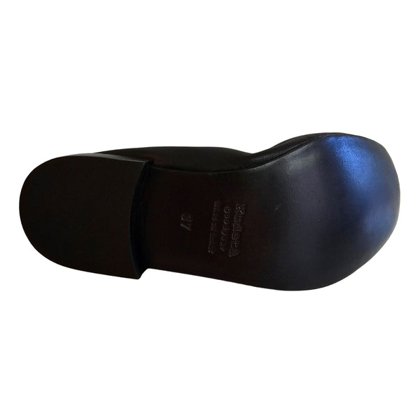 Kudetà, Ballerina in Schwarz