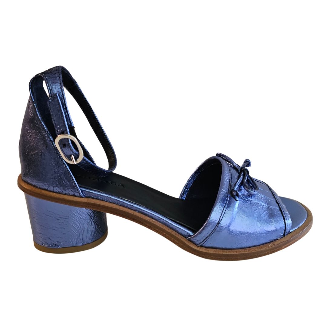 Kudetà, Sandalette in Metallic-Blau