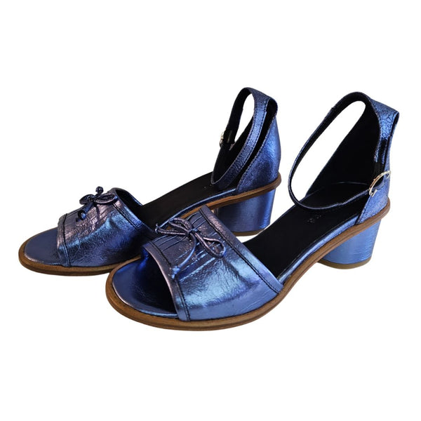 Kudetà, Sandalette in Metallic-Blau