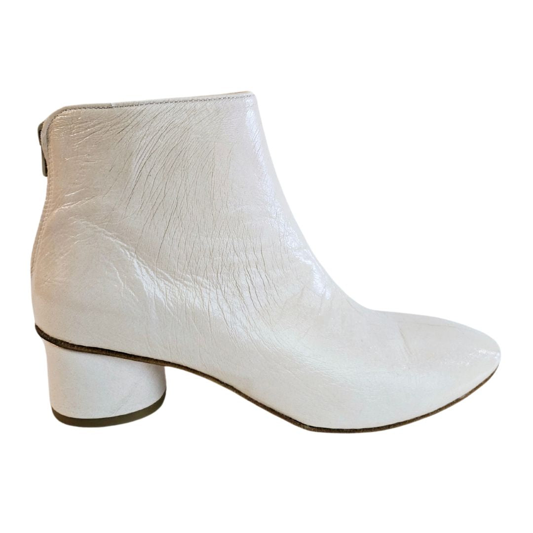 Kudetà, Knautschlack-Stiefelette in Cremeweiß