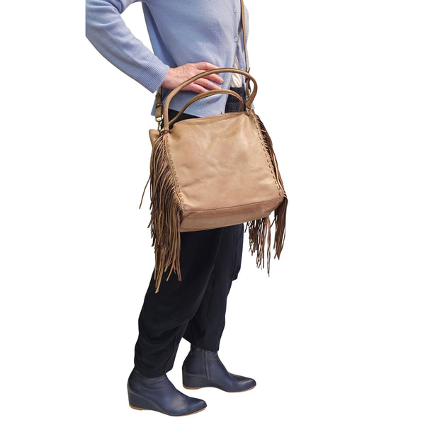 Caterina Lucchi, Umhängetasche mit seitlichen Fransen