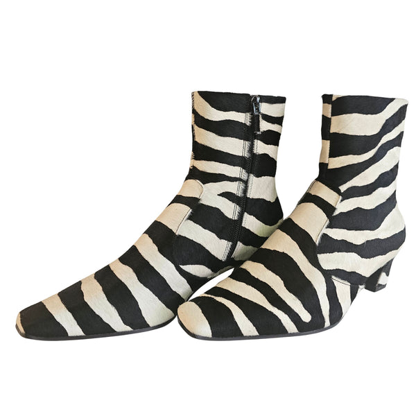 Lola Cruz, Stiefelette mit Ponyfell in Zebraoptik