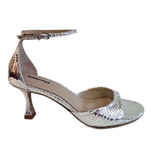 Lola Cruz, geprägte Sandalette in Silber