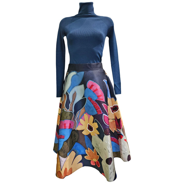 Marianna Déri, Midirock Dunkelblau mit Blumenprint