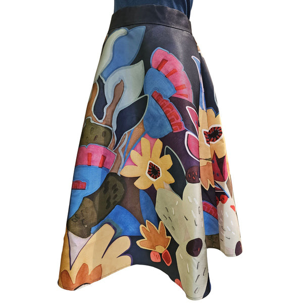 Marianna Déri, Midirock Dunkelblau mit Blumenprint