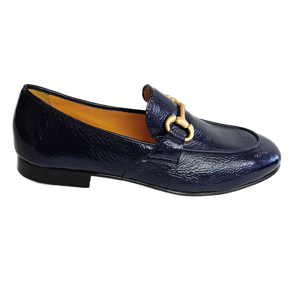 Mara Bini, Knautschlackleder-Loafer in Kobaltblau mit mattgoldener Zierschnalle
