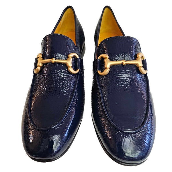 Mara Bini, Knautschlackleder-Loafer in Kobaltblau mit mattgoldener Zierschnalle