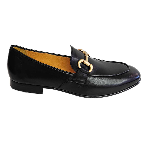 Mara Bini, Nappaleder-Loafer in Schwarz mit mattgoldener Zierschnalle