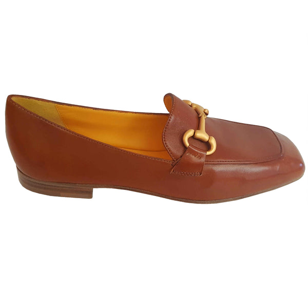 Mara Bini, Loafer in cognacfarbenem Glattleder mit Lasche und Zierschnalle