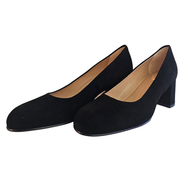 Milliways, Schwarzer Wildlederpumps